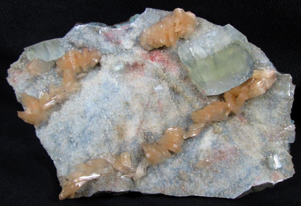 AMAZING LIGHT GREEN APOPHYLLITE AND STILBITE MINERALS FORMATION COLLECTIBLES