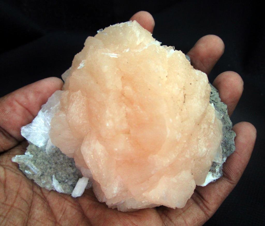 AMAZING STILBITE MINERALS FLOWER FORMATION COLLECTIBLES SPECIMENS INDIA PIECE