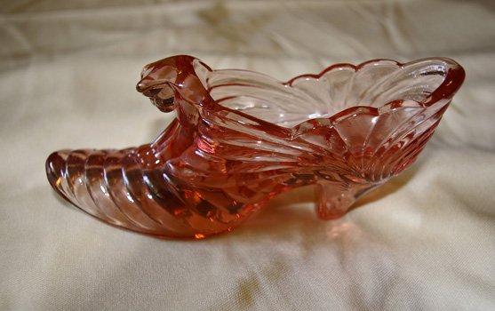 Cranberry Fenton Cat Shoe