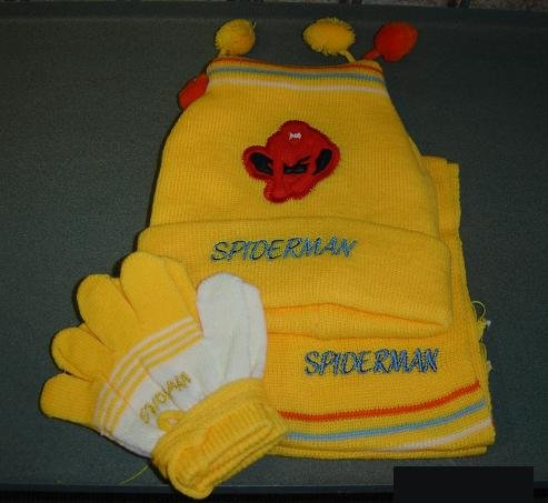 Spiderman beanie, scarf, glove set
