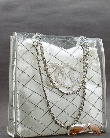 BEAUTIFUL WHITE SATIN AND VINYL DESIGNER HANDBAG PURSE