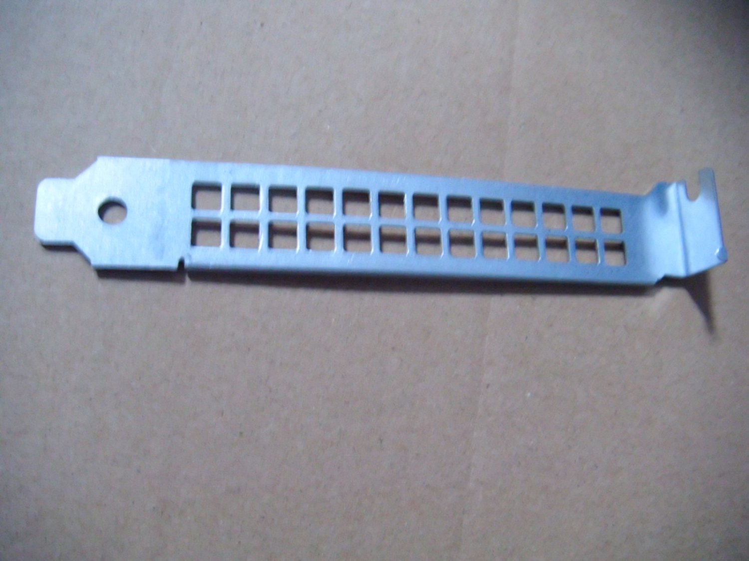 Dell OPX 990 390 790 3010 7010 9010 3020 7020 9020 MT 4U PCI Blank Slot Cover ME60192 N680D Vented