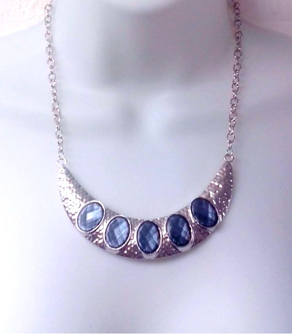 Hammered Silver Metal Statement Necklace with Geode Druzy Gemstones for Women