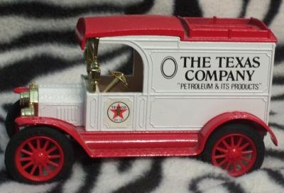 1984 ERTL #1 Model T Van Bank TEXACO 8,500 Made Number 1 With KEY