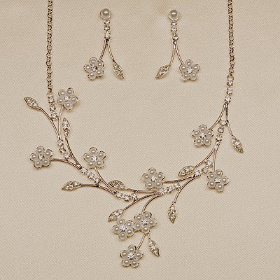 White or Ivory Necklace and Earrings Set (Style # 927)