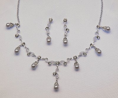 White or Ivory Necklace / Earrings Set (Style # 921)