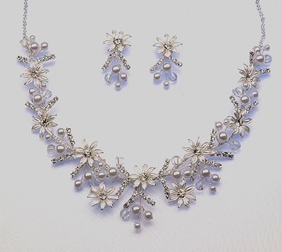 White or Ivory Necklace / Earrings set (Style # 919)