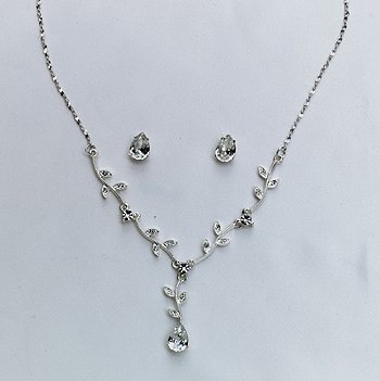 Silver Necklace / Earrings Set (Style # 904)