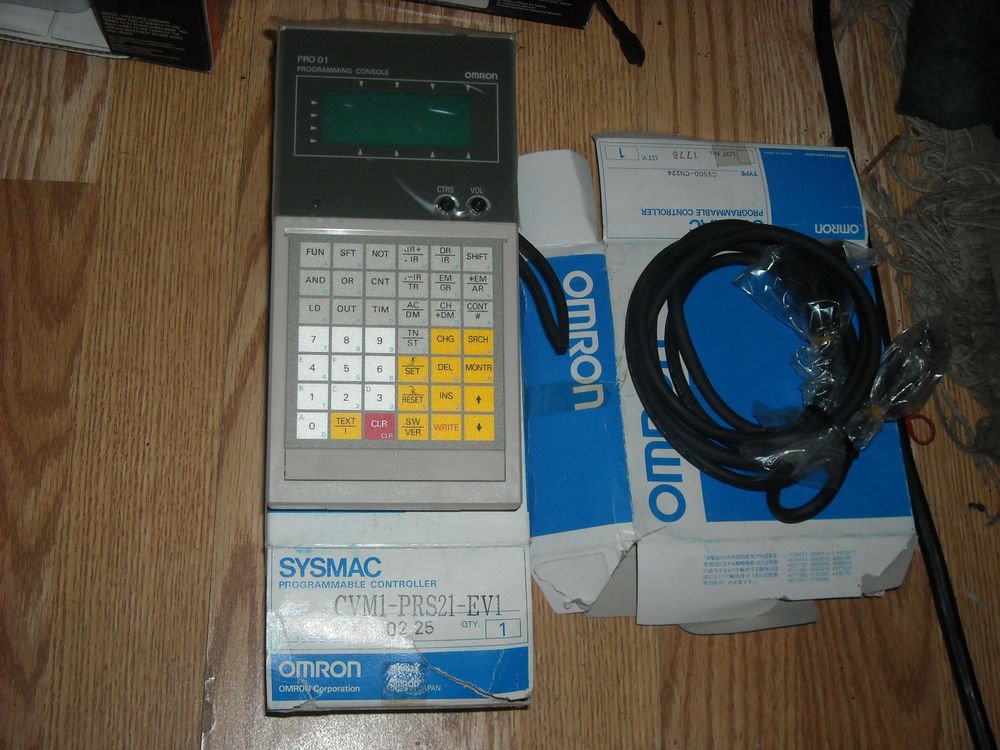 Omron programmable controller CVM1-PRO01-E Programming console cable cv500-cn224