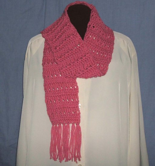 NWOT Child/Misses Pink Girl Acrylic Yarn Scarf