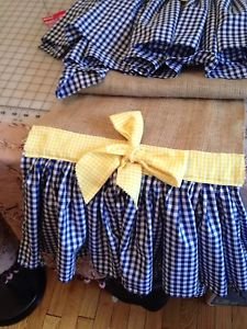 Table Runber With 2 Navy Blue Gingham Ruffels