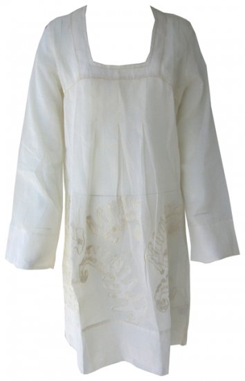 Off White Embroidered Kameez / Kaftan