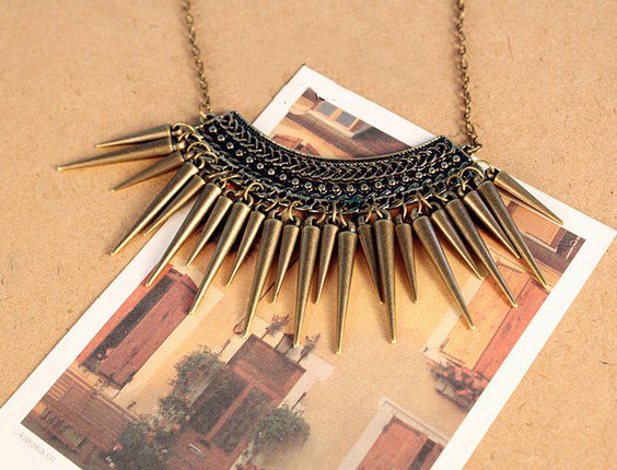 Women Retro Chic Rivet Pendant Sweater Chain Necklace