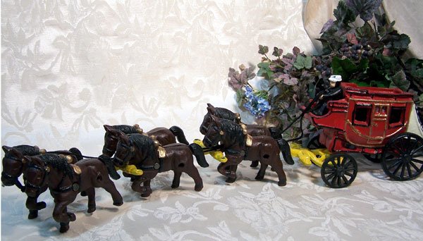 Cast Iron Stagecoach with Team of 6 Horses