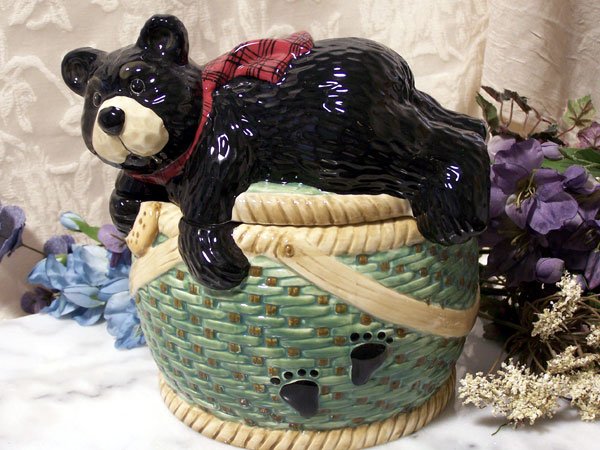 Cookie Jar "Bearfootin"