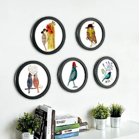 Round Photo Frame with Birds Print