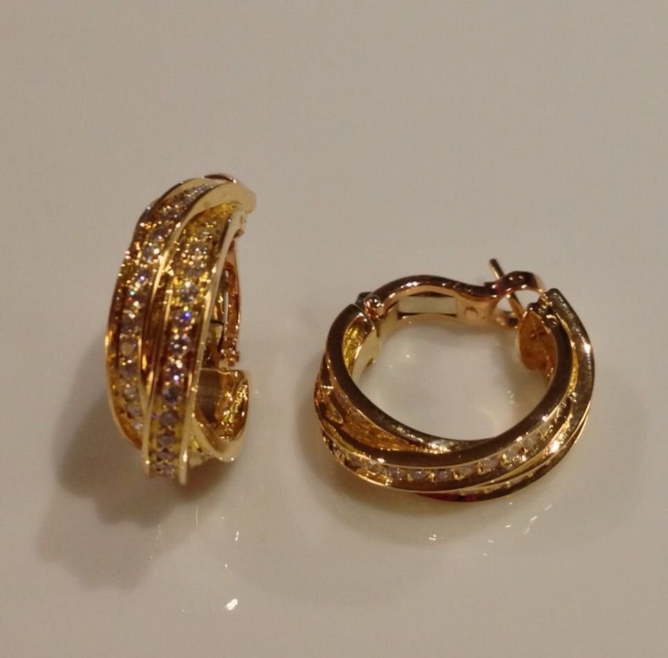 Gorgeous Cartier Trinity 18K Gold Diamond Hoop Earrings