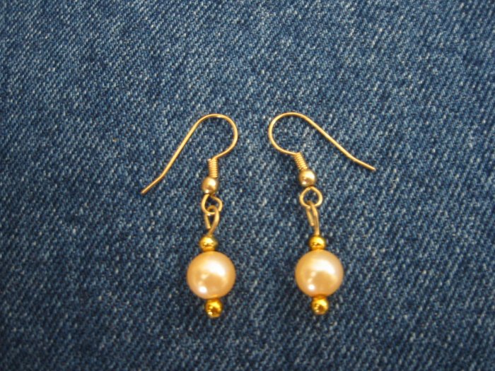 Pearl-like earrings