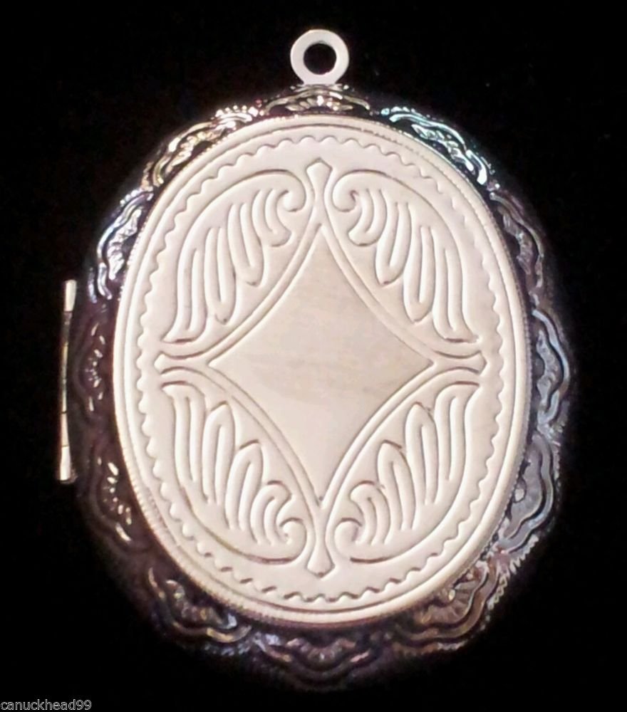 Silver Plated Oval Locket 47mmX40mm 1