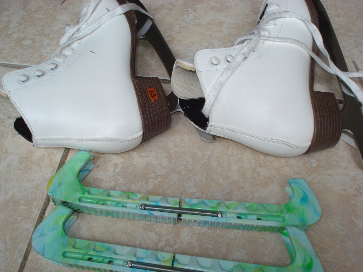 Riedell Girls Ice Skates -15W Size 3 -Excellent Condition