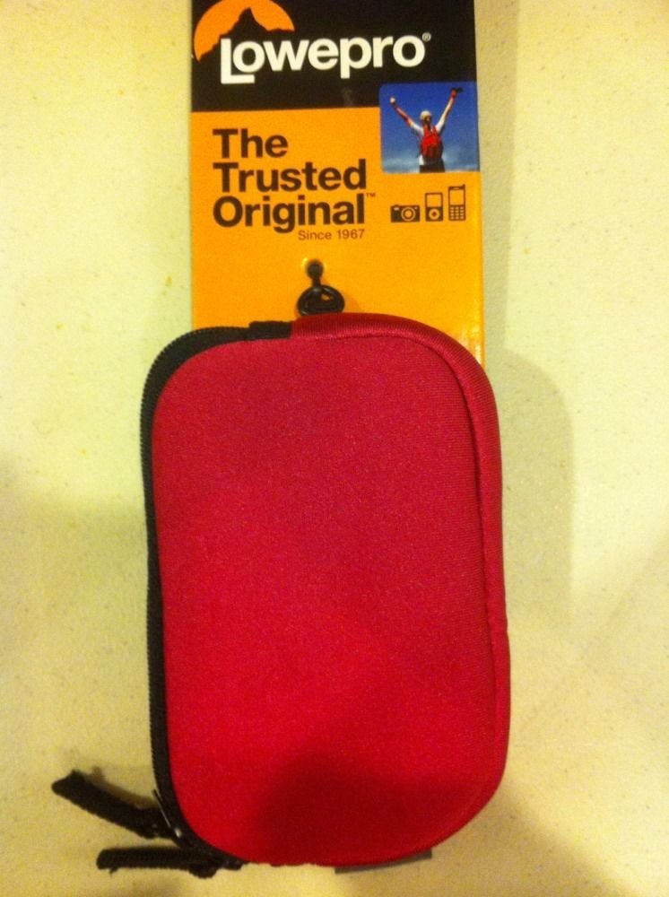 Lowepro Camera Case Varia 10-Raspberry!