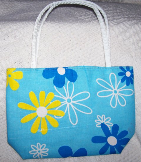 handbagbargains: Blue Flowered Purse Retro Look