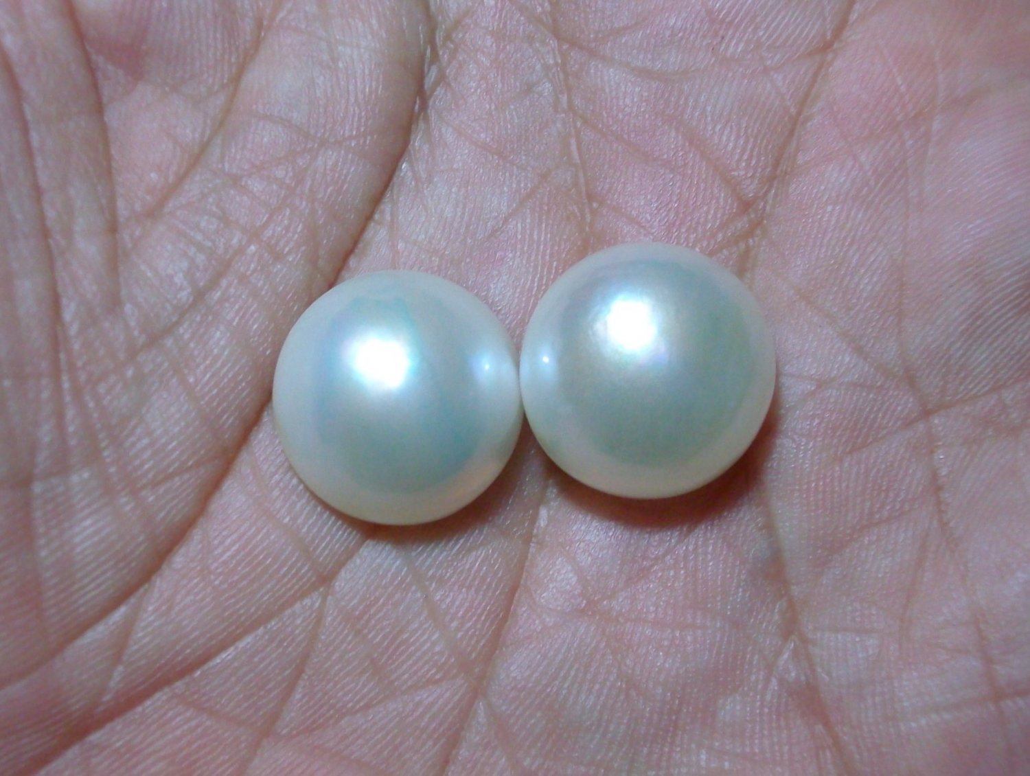 100% Genuine ! 2 PCS Mabe Pearl Half Pearl Cabochon South Sea Lustrous WHITE 14mm_q854