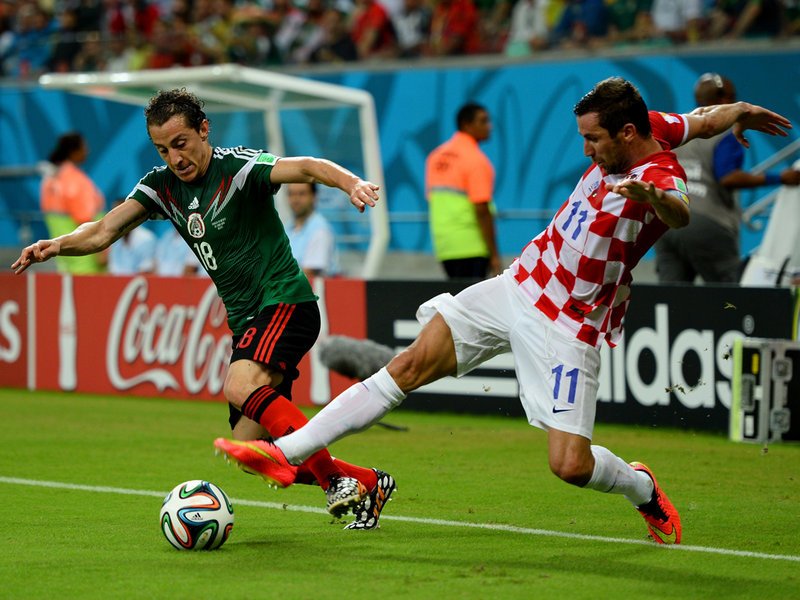 012 - 8 X 6 Photo - Football - FIFA World Cup 2014 - Croatia V Mexico Andres Guardado