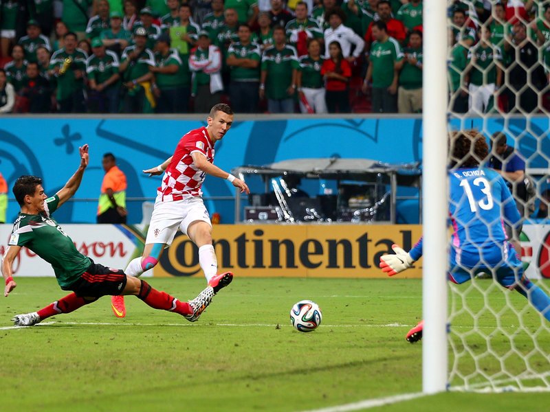 014 - 8 X 6 Photo - Football - FIFA World Cup 2014 - Croatia V Mexico Ivan Perisic Scores.jpg