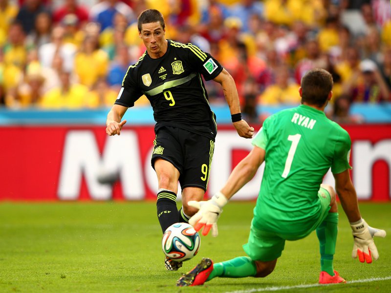 028 - 8 X 6 Photo - Football - FIFA World Cup 2014 - Spain V Australia Fernando Torres Scores