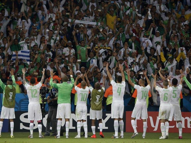 094 - 8 X 6 Photo - Football - FIFA World Cup 2014 - Algeria V S Korea - Algerian Celebrations