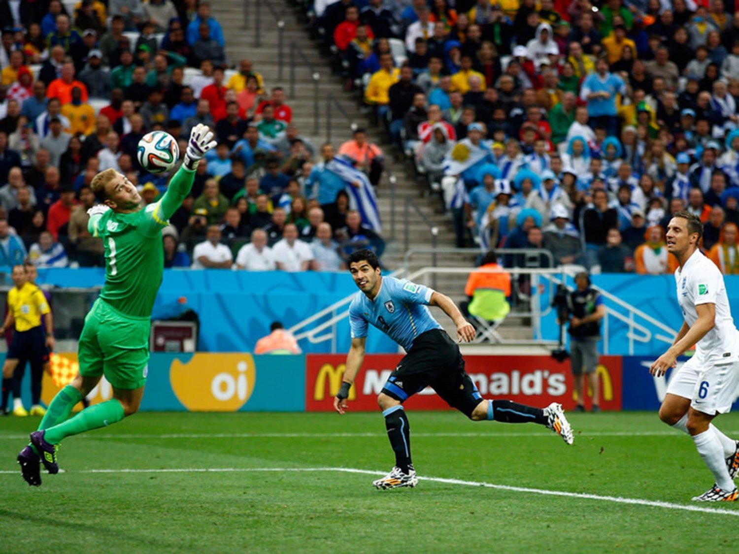 WC 0163 - 8 X 6 Photo - Football - FIFA World Cup 2014 - England V Uruguay - Luis Suarez Scoring