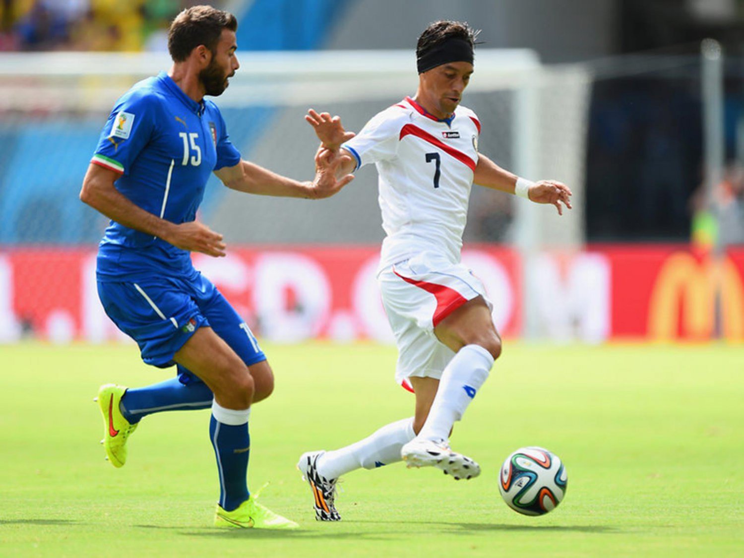 WC 0202 - 8 X 6 Photo - Football - FIFA World Cup 2014 - Italy V Costa Rica - Christian Bolanos