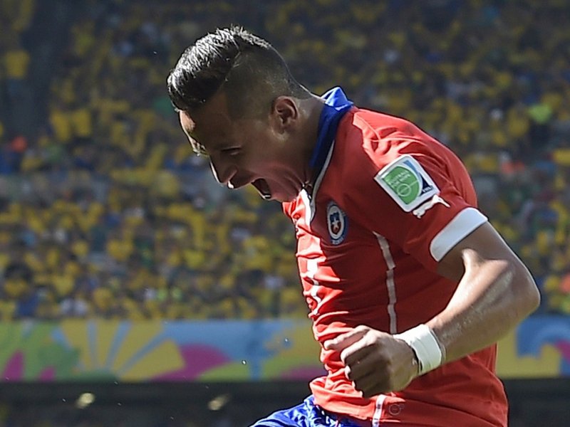 WC 0436 - 8 X 6 Photo - Football - FIFA World Cup 2014 - Brazil V Chile Alexis Sanchez
