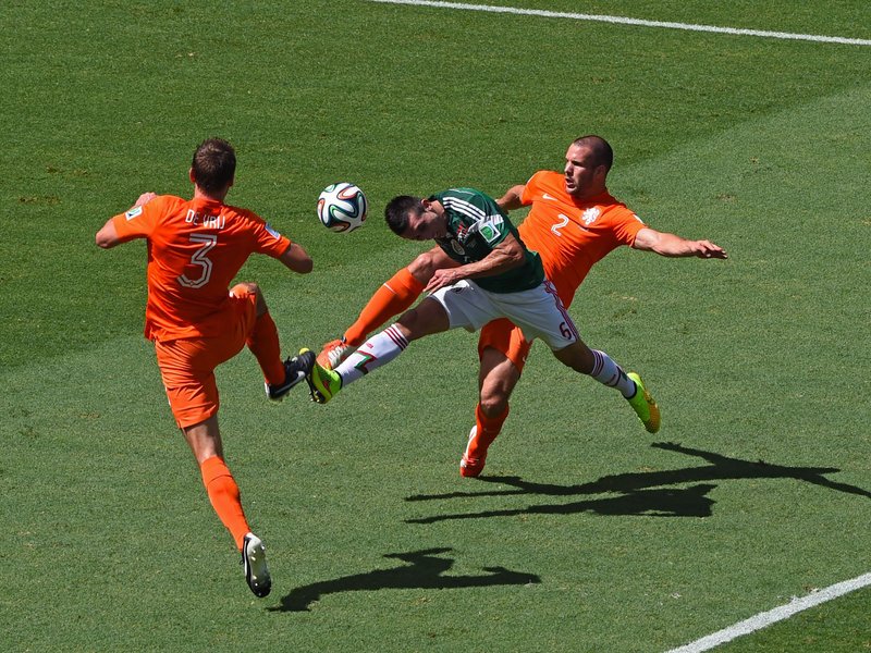 458 - 8 X 6 Photo - Football - FIFA World Cup - Holland V Mexico Hector Herrera