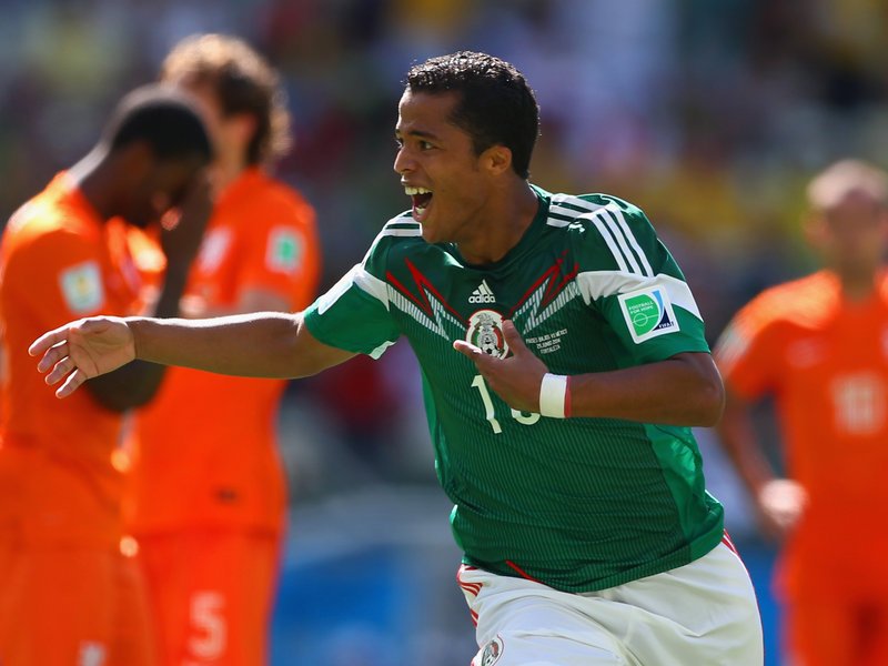 471 - 8 X 6 Photo - Football - FIFA World Cup - Holland V Mexico Giovani Dos Santos