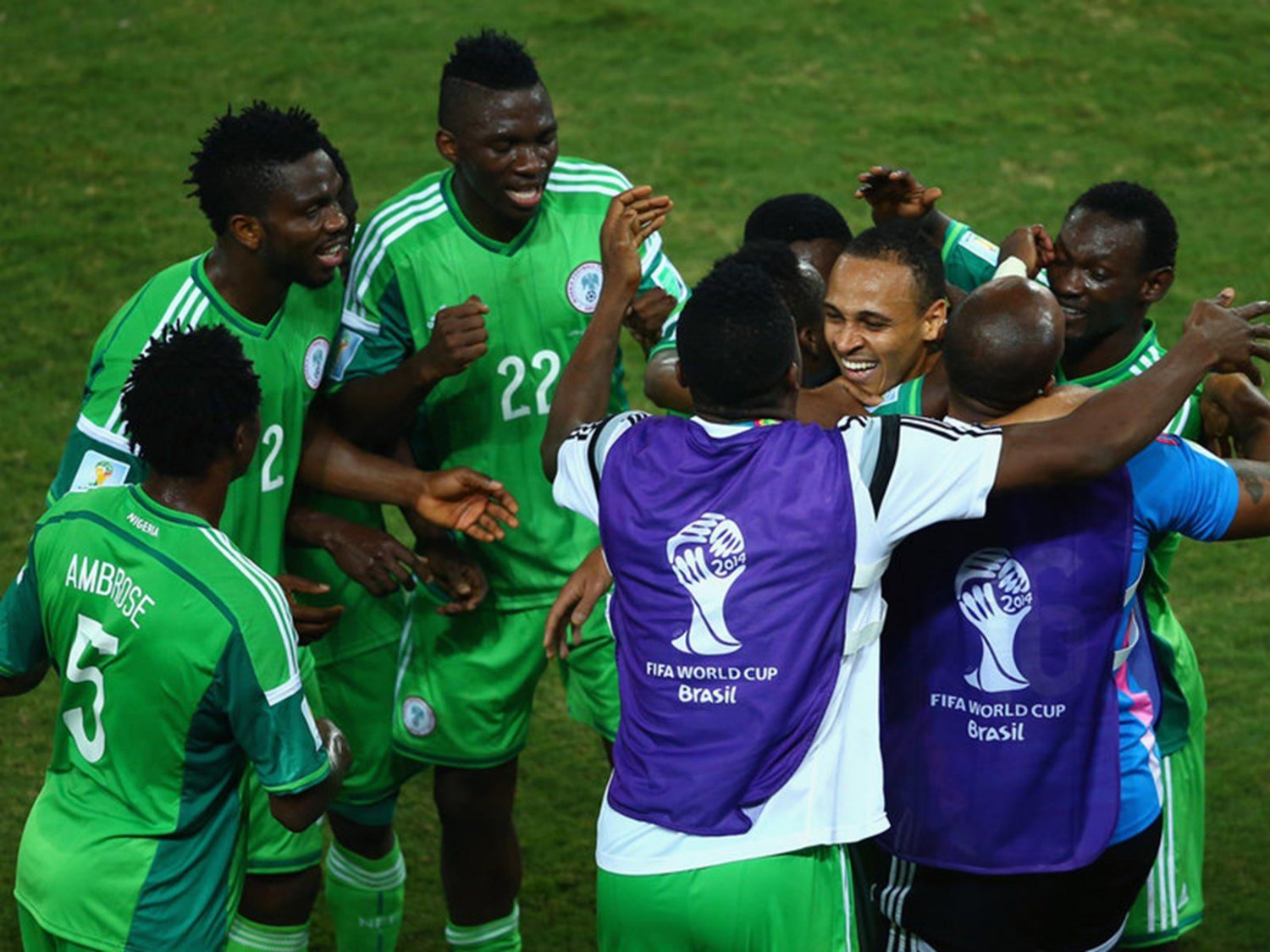 282 - 8 X 6 Photo - Football - FIFA World Cup 2014 - Bosnia V Nigeria - Peter Odemwingie Celebration