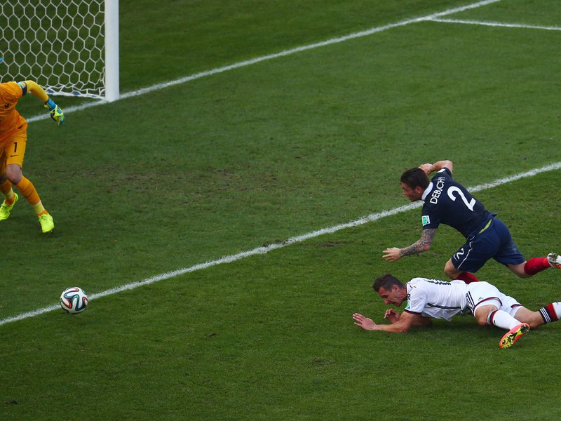545 - 8 X 6 Photo - Football - FIFA World Cup - Germany V France - Miroslav Klose Debuchy Mathieu