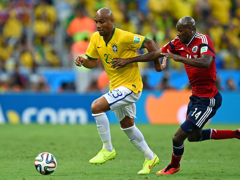 559 - 8 X 6 Photo - Football - FIFA World Cup 2014 - Brazil V Colombia - Maicon