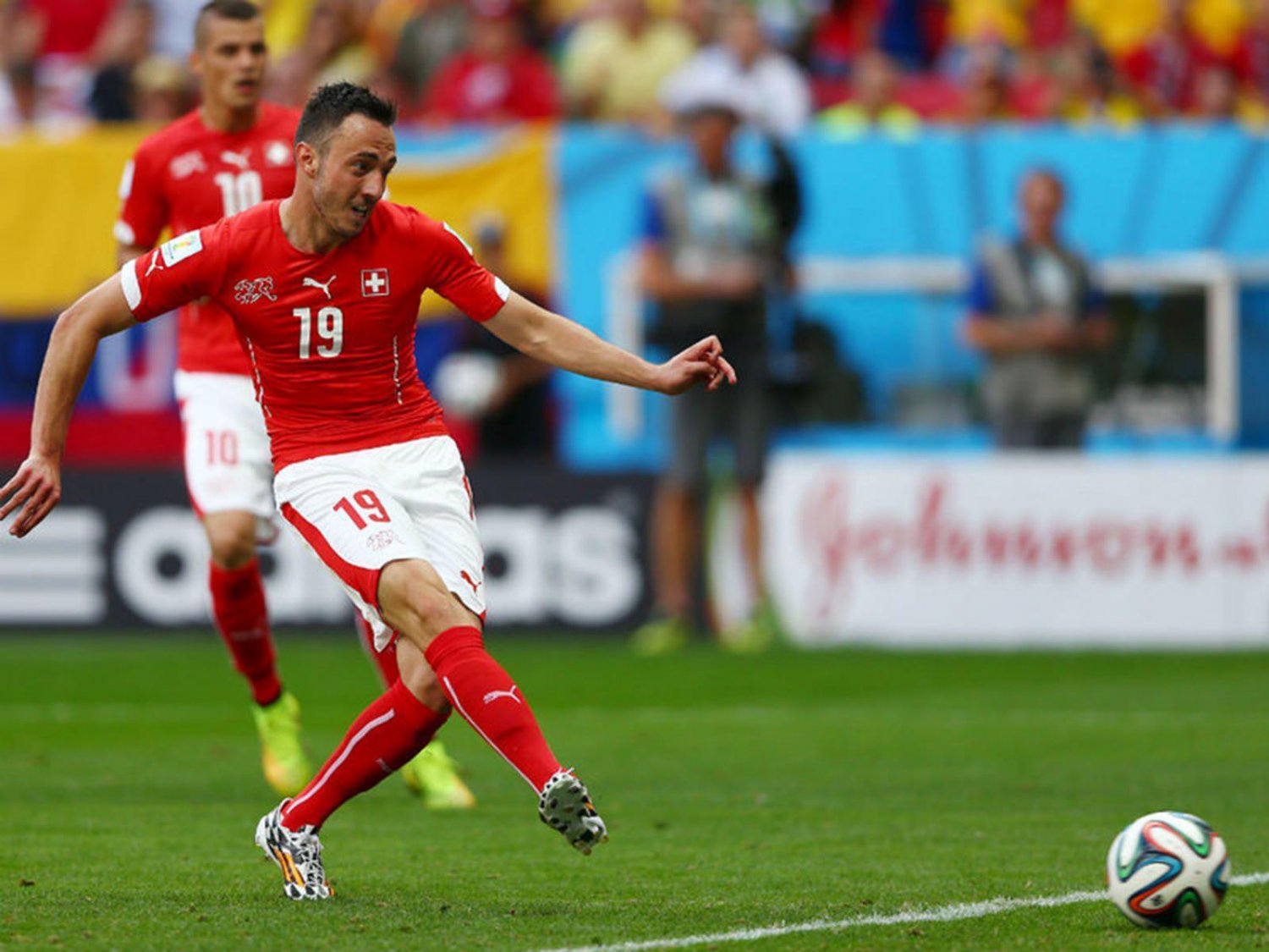 320 - 8 X 6 Photo - Football - FIFA World Cup 2014 - Switzerland V Ecuador - Josip Drmic