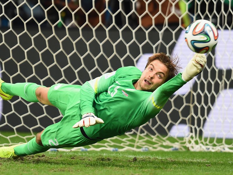 570 - 8 X 6 Photo - Football - FIFA World Cup 2014 - Holland V Costa Rica - Tim Krul Penalty Save