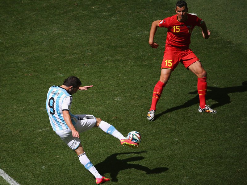 587 - 8 X 6 Photo - Football - FIFA World Cup 2014 - Argentina V Belgium - Gonzalo Higuain Goal
