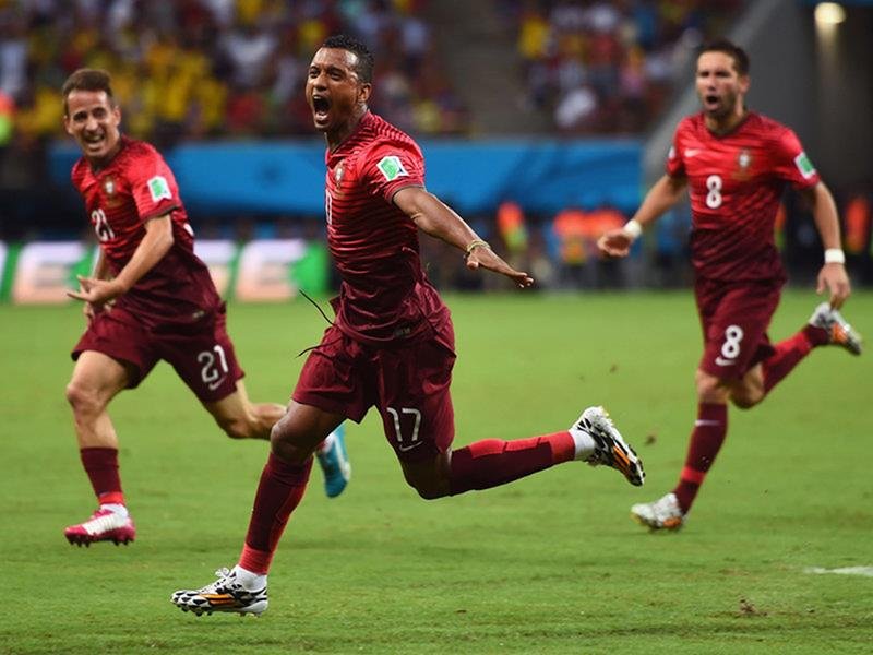336 - 8 X 6 Photo - Football - FIFA World Cup 2014 - USA V Portugal - Nani Celebration