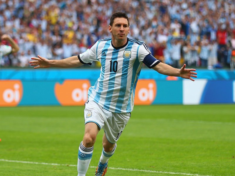 370 - 8 x 6 Photo - Football - FIFA World Cup 2014 - Argentina v Nigeria Lionel Messi