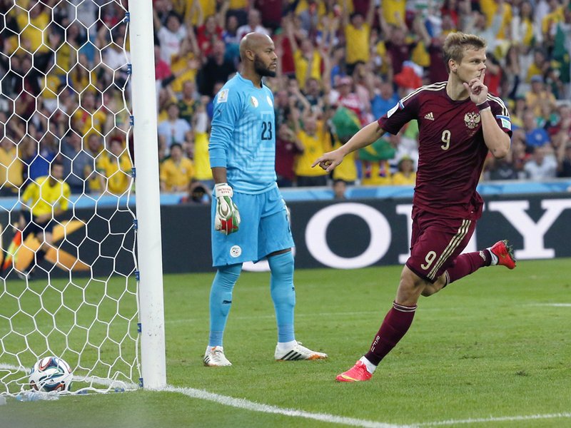 399 - 8 x 6 Photo - Football - Fifa World Cup 2014 - Algeria V Russia Alexander Kokorin