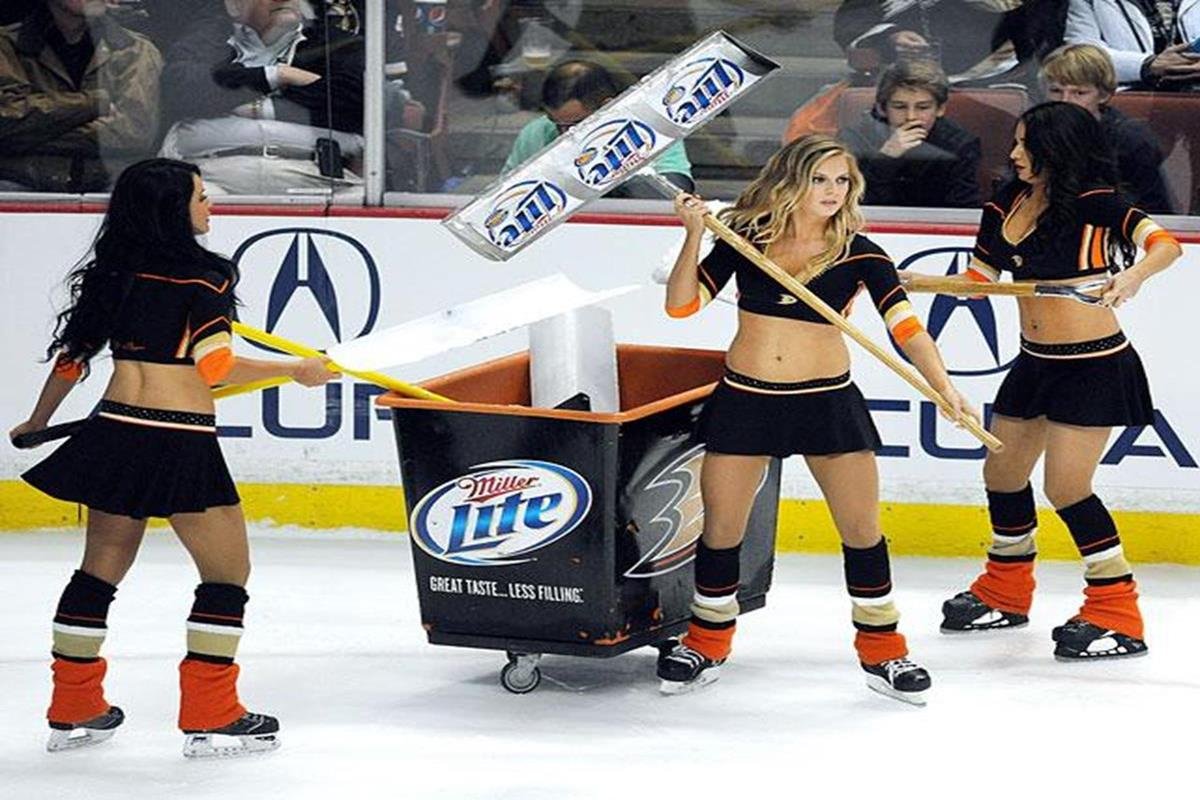 006 - 12 X 8 Photo - NHL - Girls - Anaheim Ducks Power Players Ice Girls Blues At Ducks