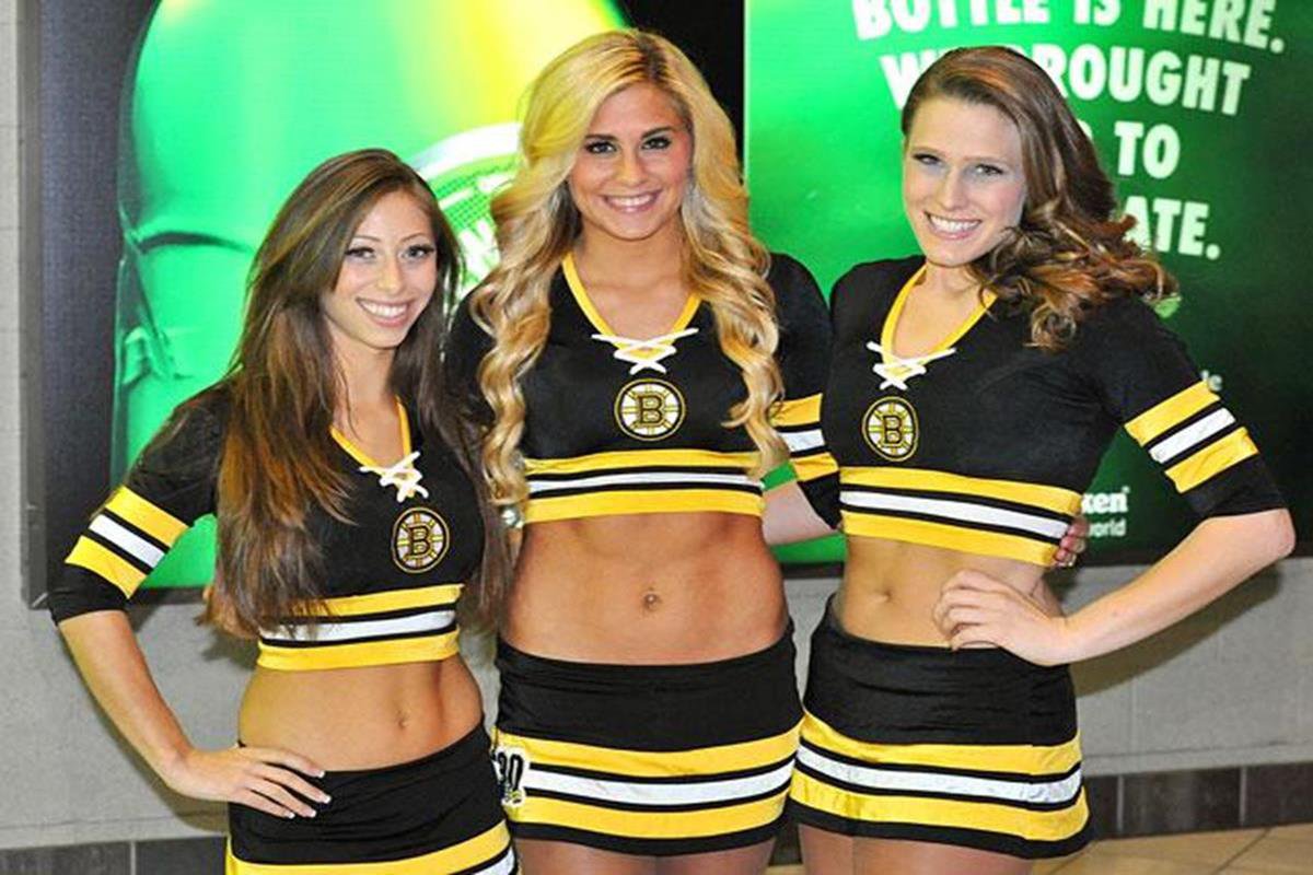056 - 12 X 8 Photo - NHL - Girls - Boston Bruins Ice Girls Blue Jackets At Bruins