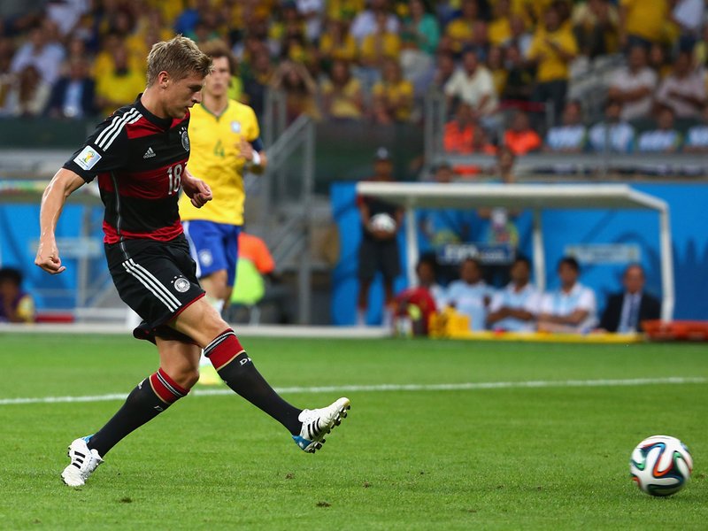 597 - 8 X 6 Photo - Footbal - FIFA World Cup - Brazil V Germany - 3-0 Toni Kroos