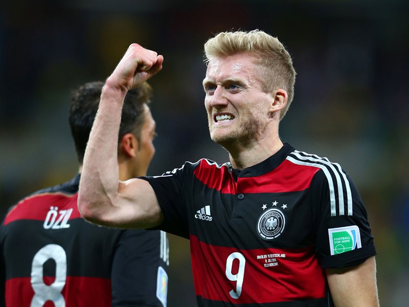 602 - 8 X 6 Photo - Footbal - FIFA World Cup - Brazil V Germany Andre Schurrle Celebrates