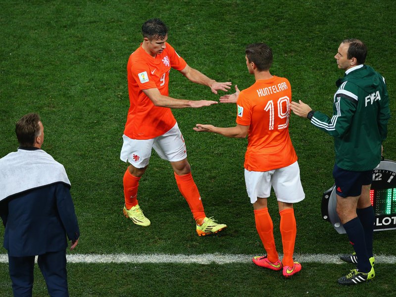 608 - 8 X 6 Photo - Footbal - FIFA World Cup - Argentina V Holland Klaas Jan Huntelaar